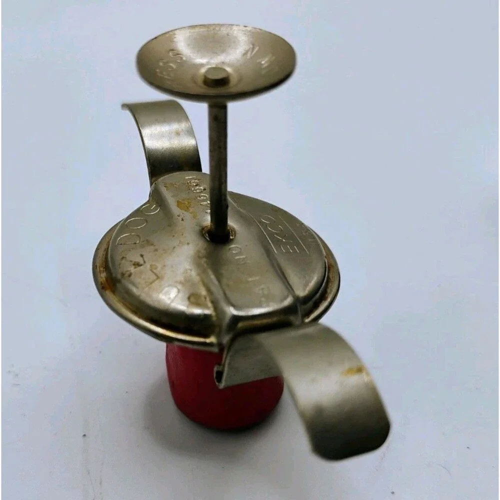 Vintage EKCO Bulldog Pat No. 2446661 Bottle Cap Stopper Pop Soda Liquor Red